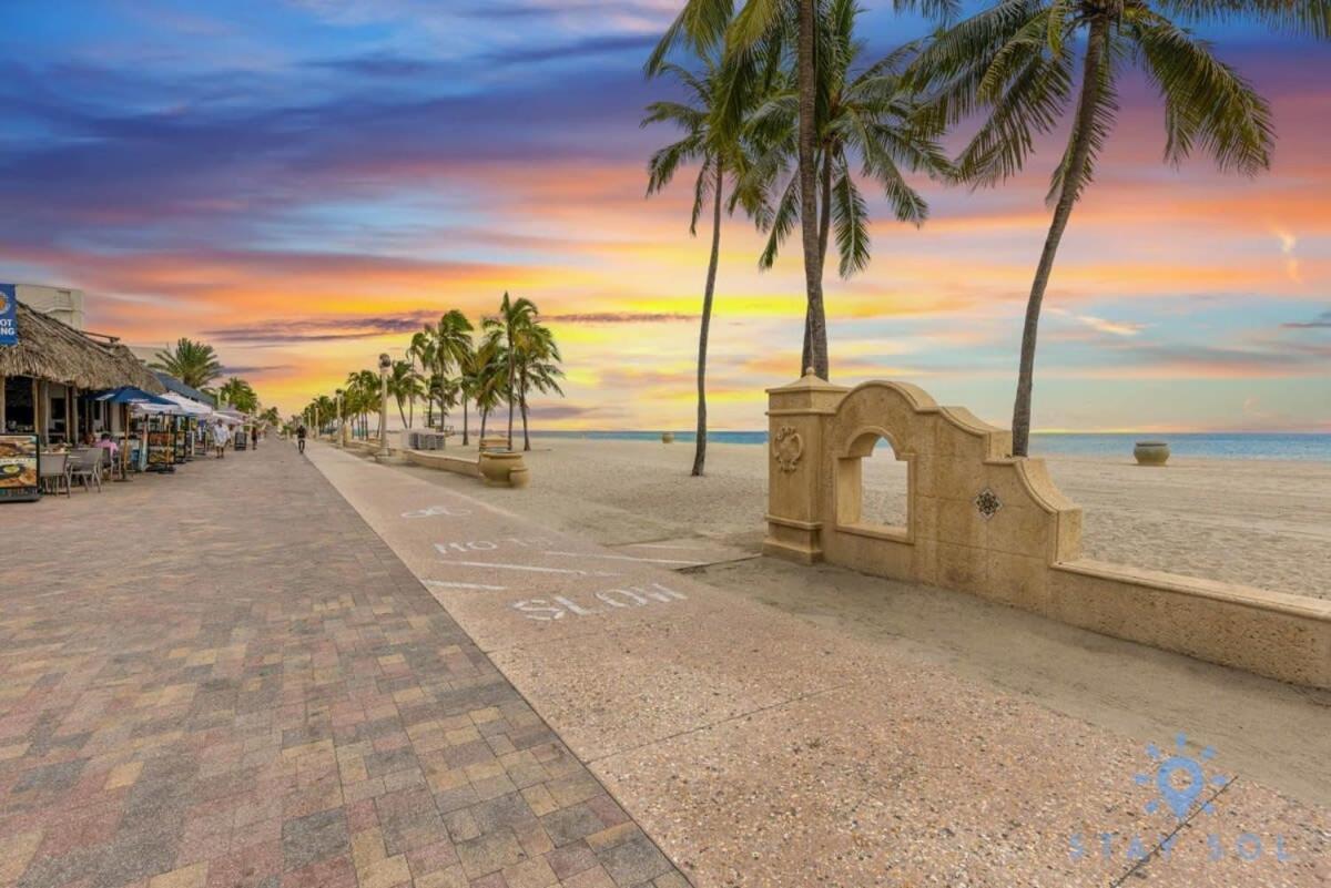 Rooftop Pool - Hollywood Beach Boardwalkアパートメント エクステリア 写真